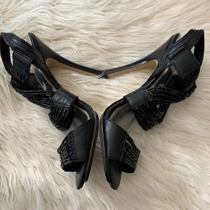 EUC White House Black Market Beautiful ‘Amanda’ Classic Black Sandals